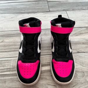 Nike High-Tops in Black and Hot Pink
